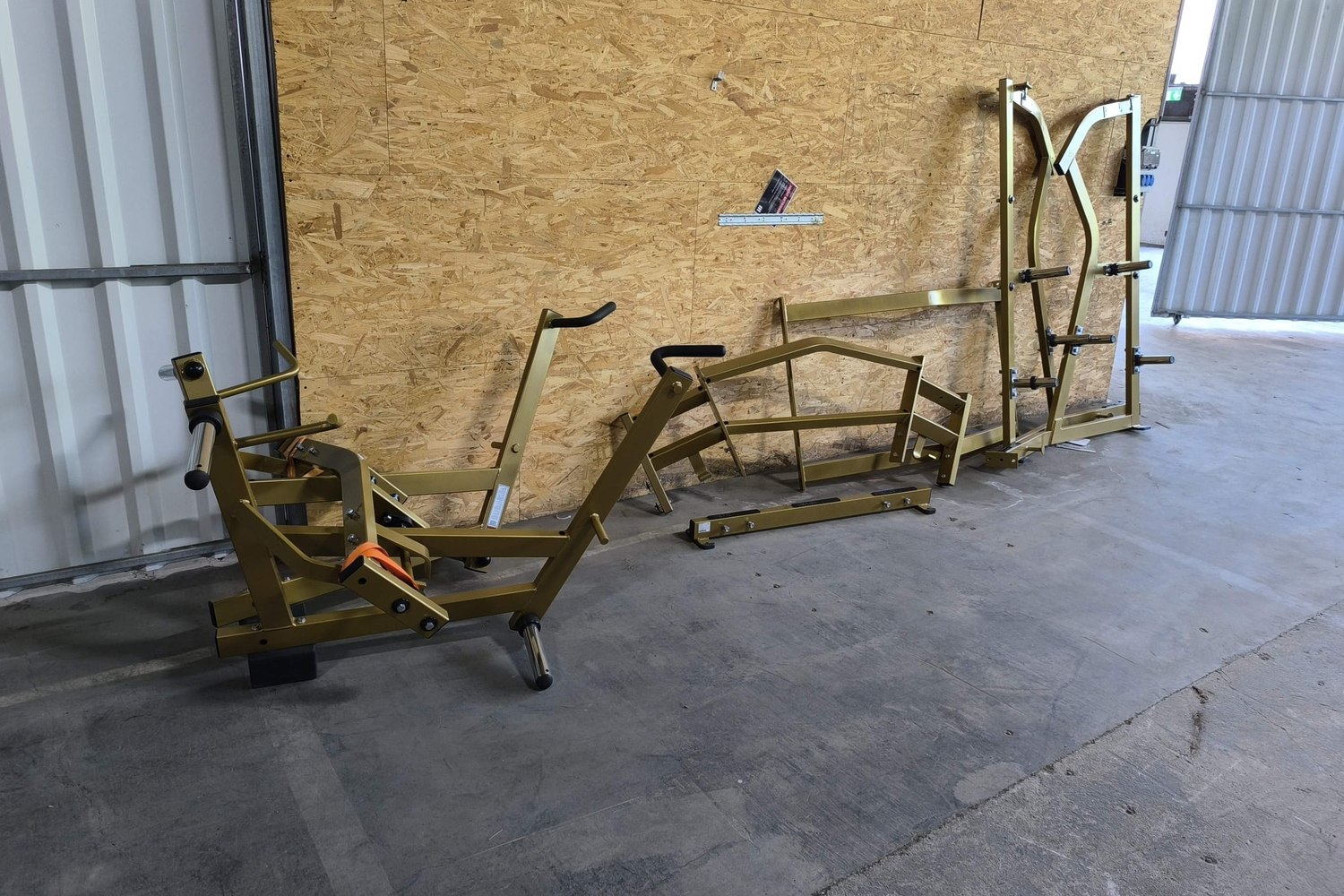 Pièces livrées en dépôt, prêtes pour le montage
